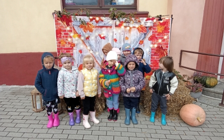 WSPANIAŁY DZIEŃ PRZEDSZKOLAKA MAMY - W OGRODZIE PRZEDSZKOLNYM JESIEŃ WITAMY